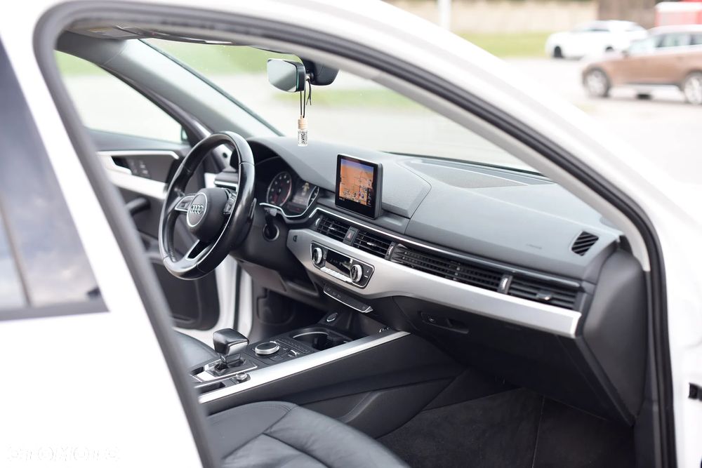 Audi A4 Limousine 2.0 TFSI ultra S tronic design - 28