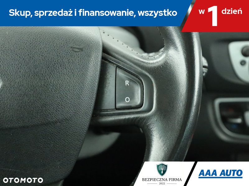 Renault Scenic - 17