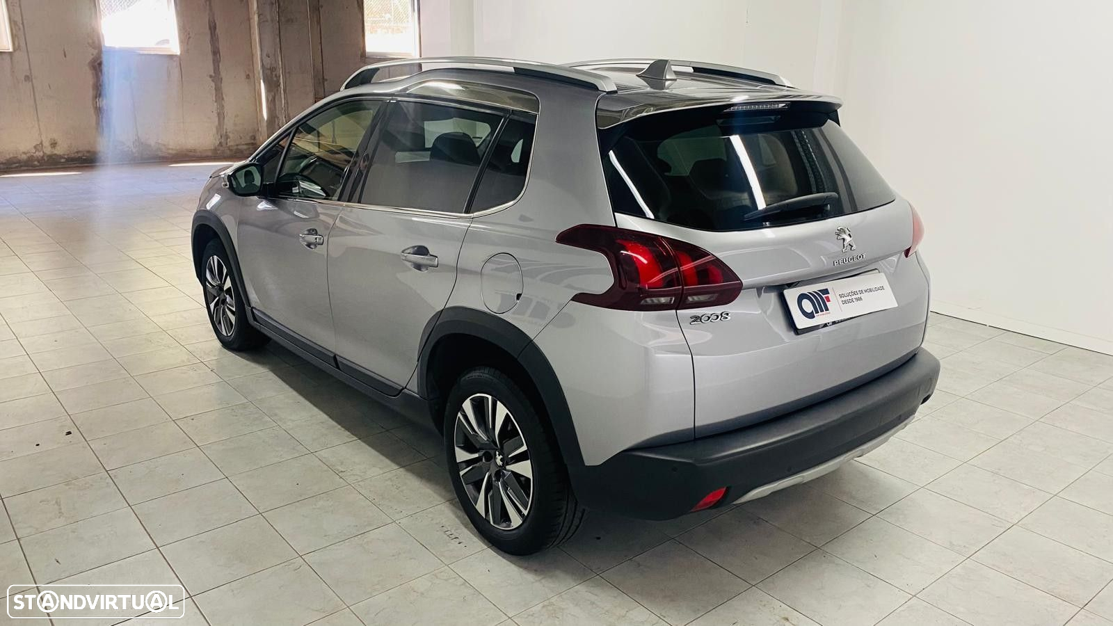 Peugeot 2008 1.2 PureTech Allure EAT6 - 3