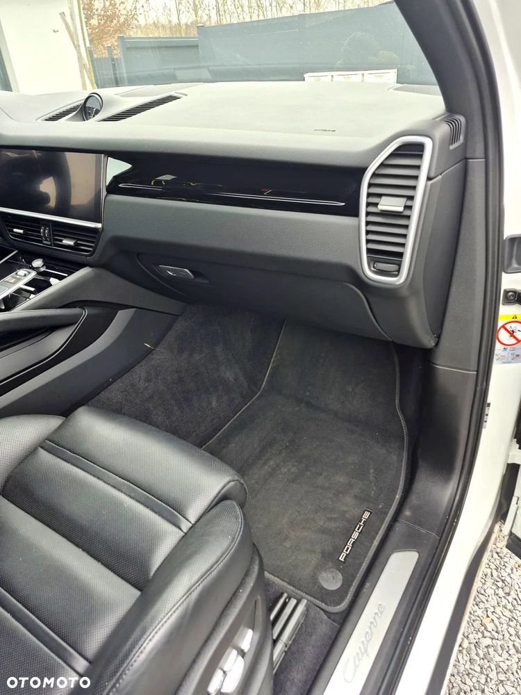 Porsche Cayenne E-Hybrid - 10