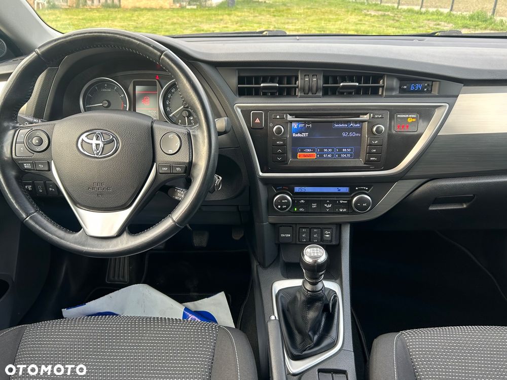 Toyota Auris 1.6 Executive - 18
