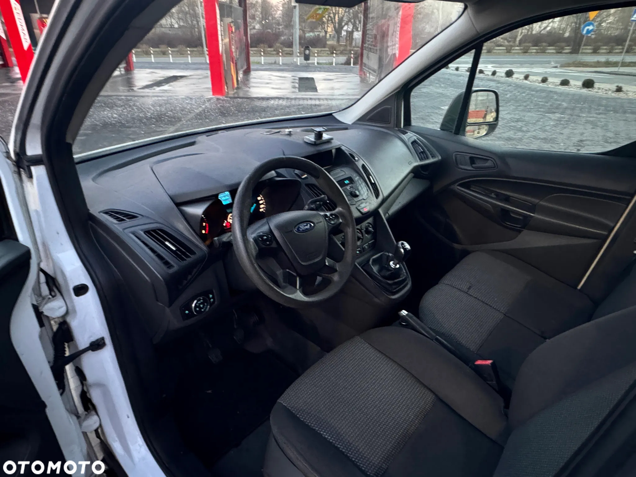 Ford Transit Connect - 17