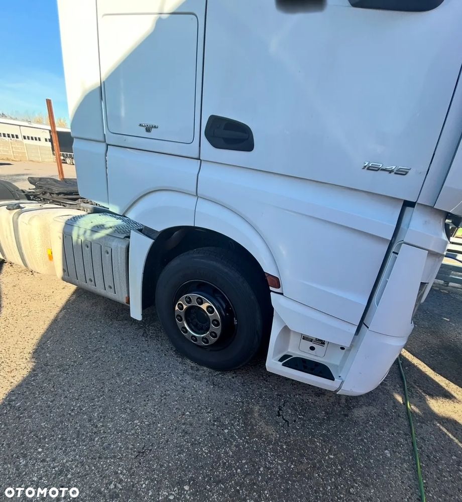 Mercedes-Benz ACTROS - 3