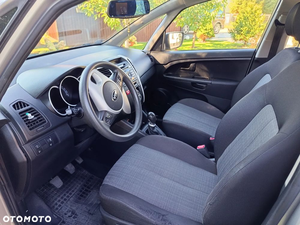 Kia Venga - 7
