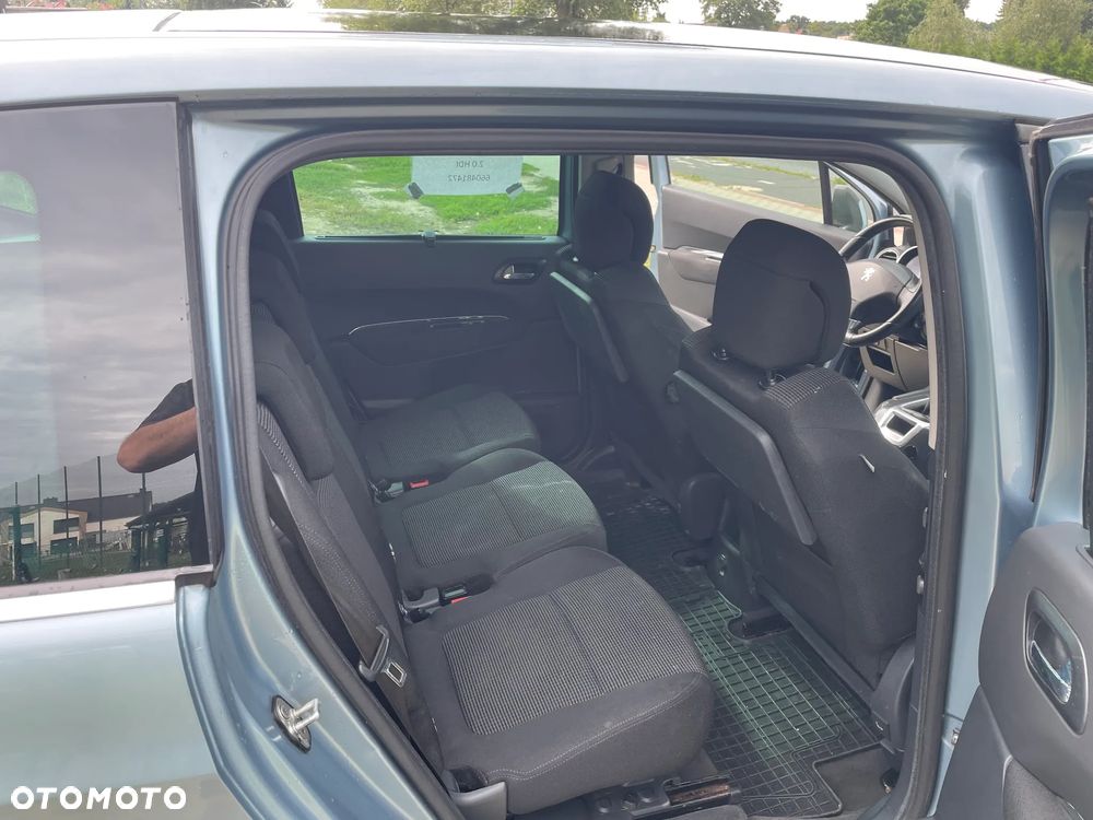 Peugeot 5008 2.0 HDi Premium + - 18