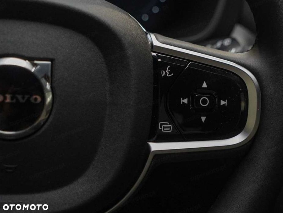 Volvo XC 60 B5 B AWD Plus Dark - 9