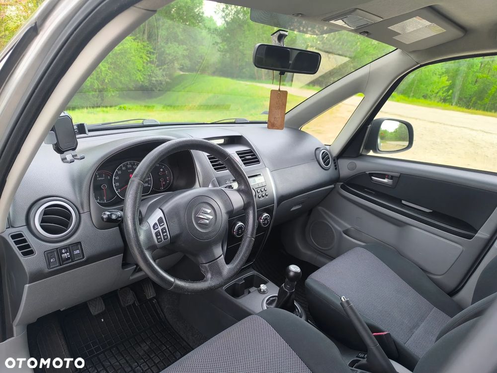 Suzuki SX4 1.6 GS / Premium 4WD - 24
