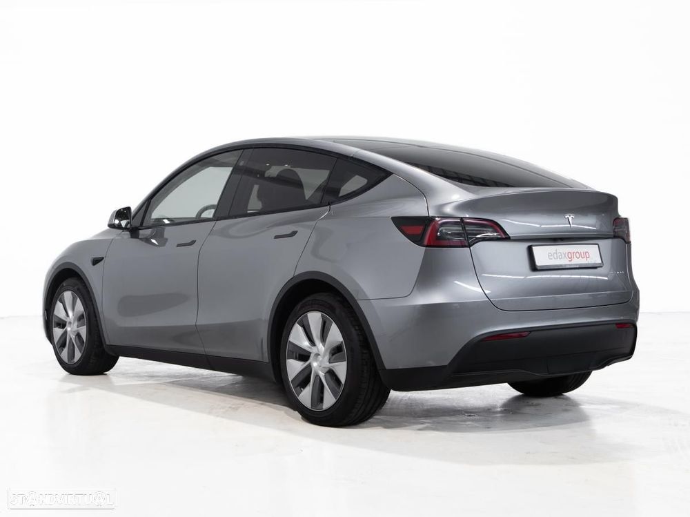 Tesla Model Y Long Range Dual Motor AWD - 4