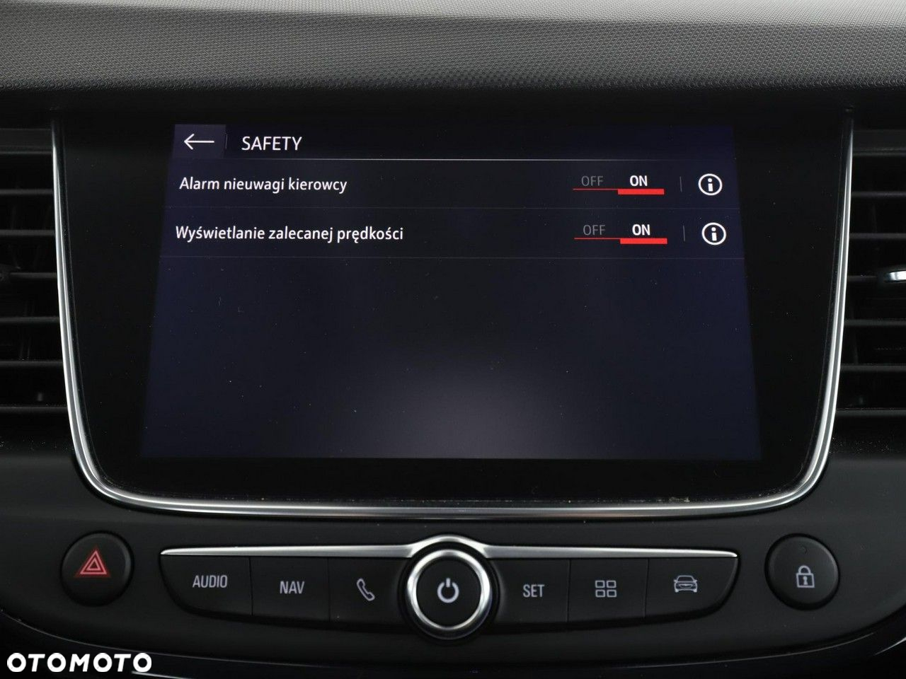 Opel Crossland X 1.2 T Eco Design Line S&S - 26