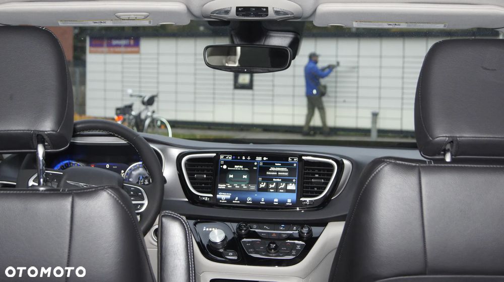 Chrysler Pacifica - 19