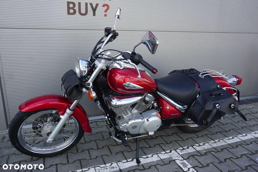 Suzuki Intruder - 11