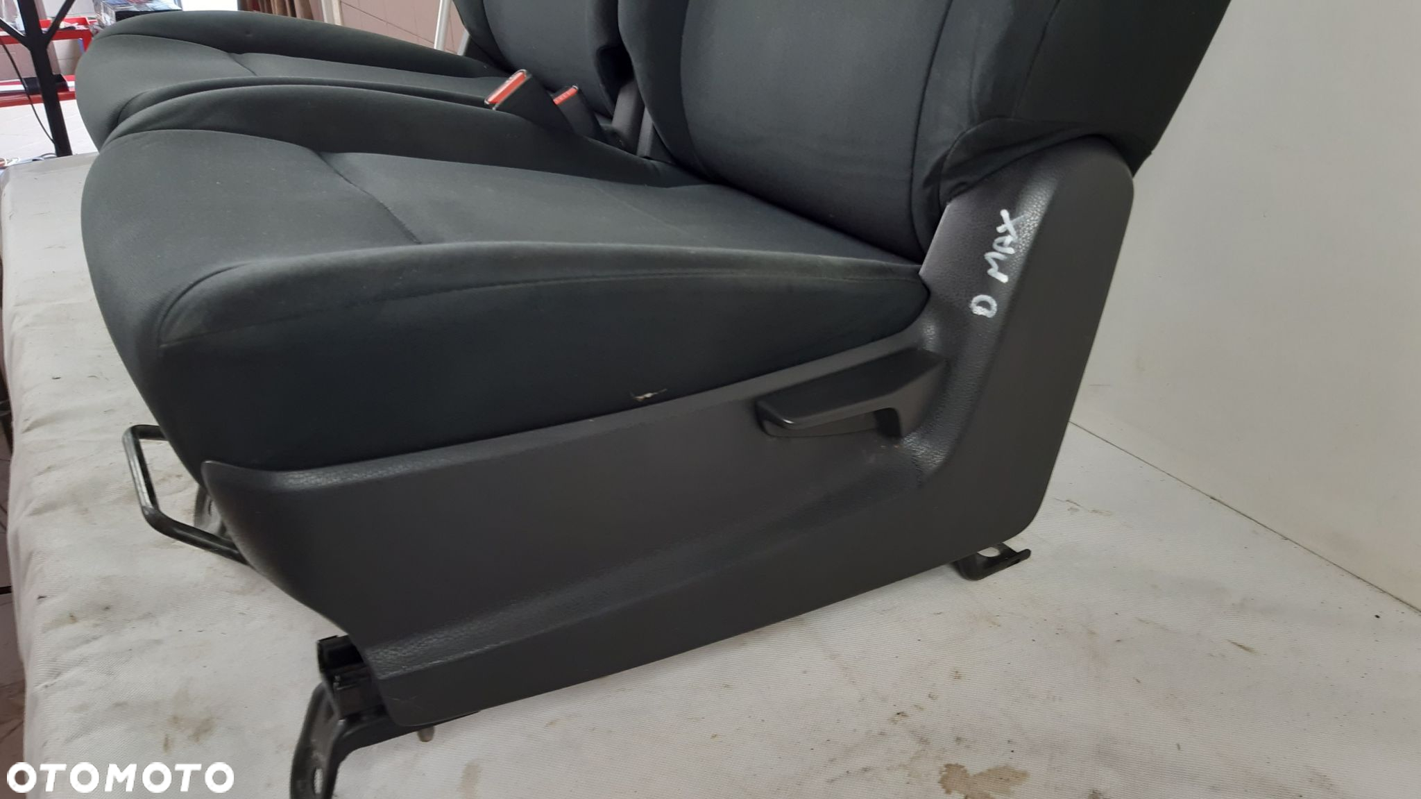ISUZU D-MAX III FOTELE PRZÓD - 9
