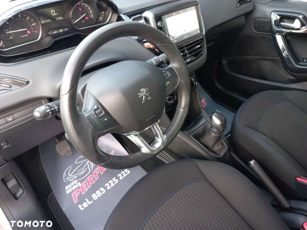 Peugeot 208 - 10