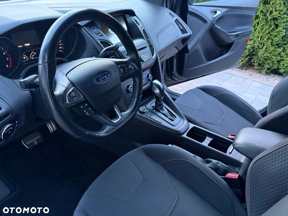 Ford Focus 1.5 EcoBoost ST-Line - 15