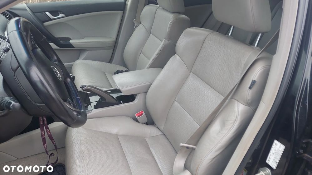 Honda Accord 2.0 Executive - 12