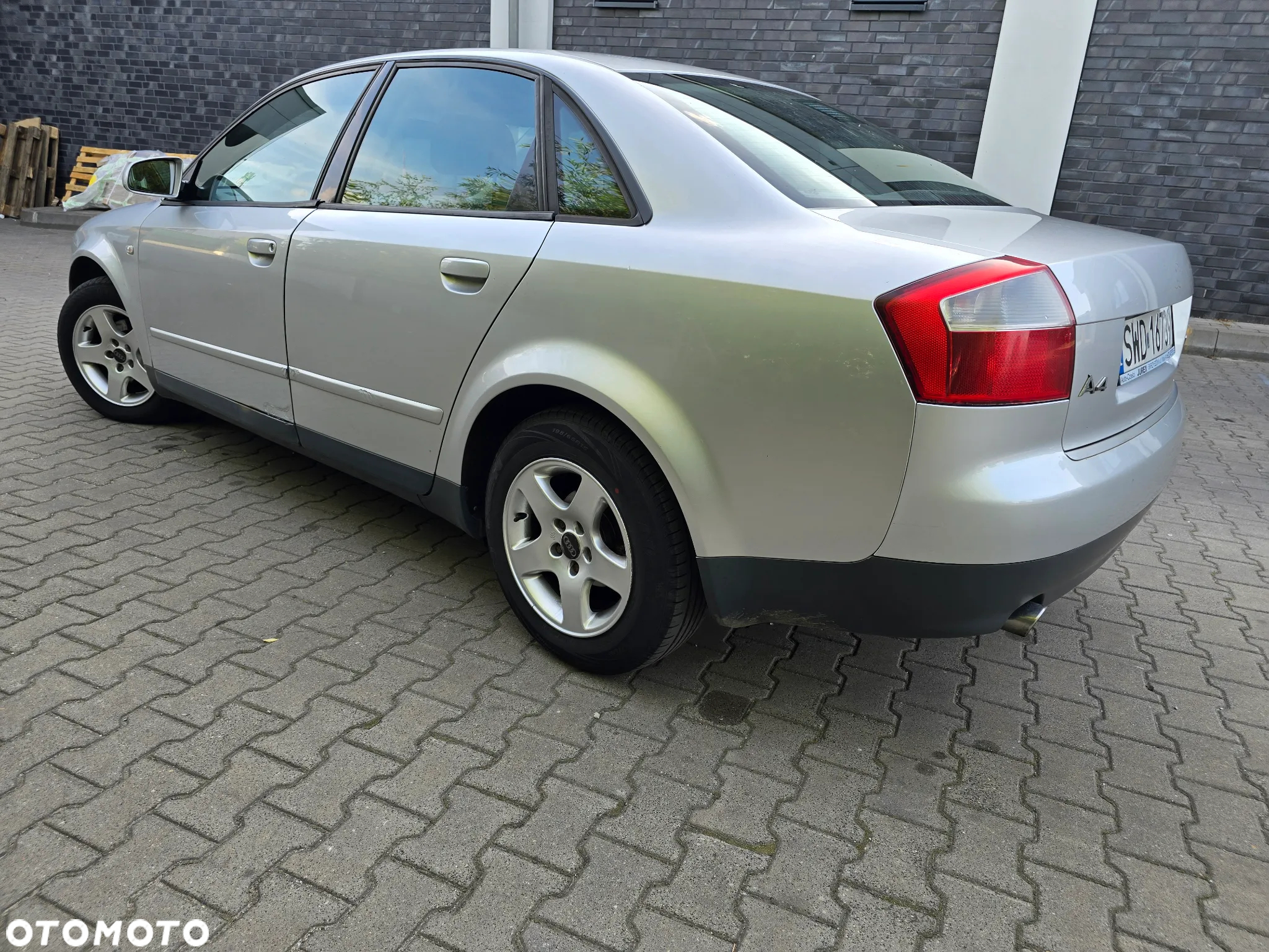 Audi A4 1.6 - 8