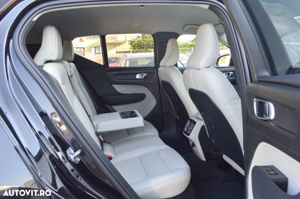 Volvo XC 40 D4 AWD Inscription - 28
