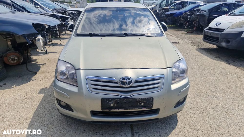Dezmembram Toyota Avensis an 2007 motor 2.0 Diesel D4D - 4
