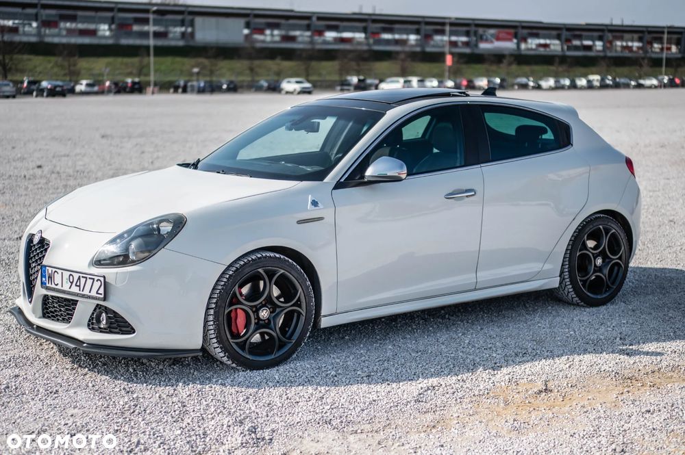 Alfa Romeo Giulietta ver-1750-tbi-quadrifoglio-verde - 19