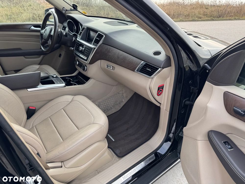 Mercedes-Benz ML - 16