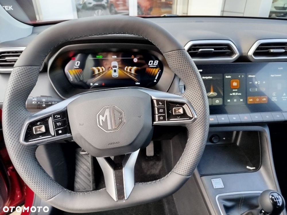 MG ZS - 13