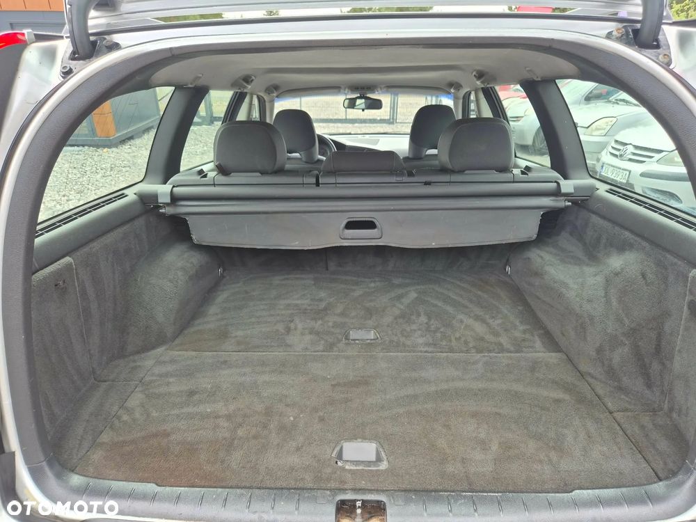 Volvo V70 2.4D5 AWD Kinetic - 16