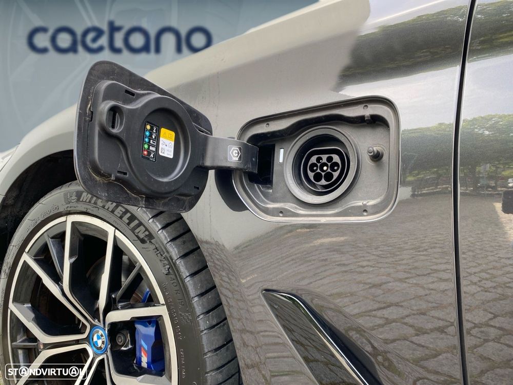 BMW 530 e Pack Desportivo M - 3