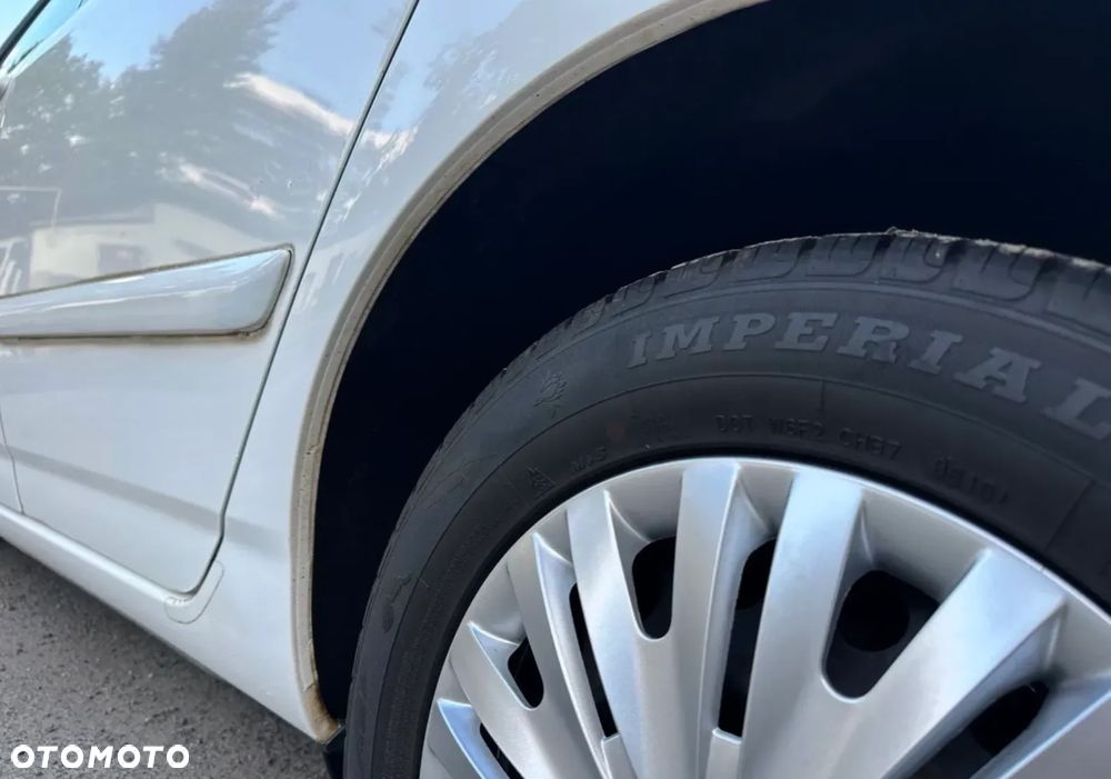 Toyota Corolla 1.6 VVT-i Sol - 13