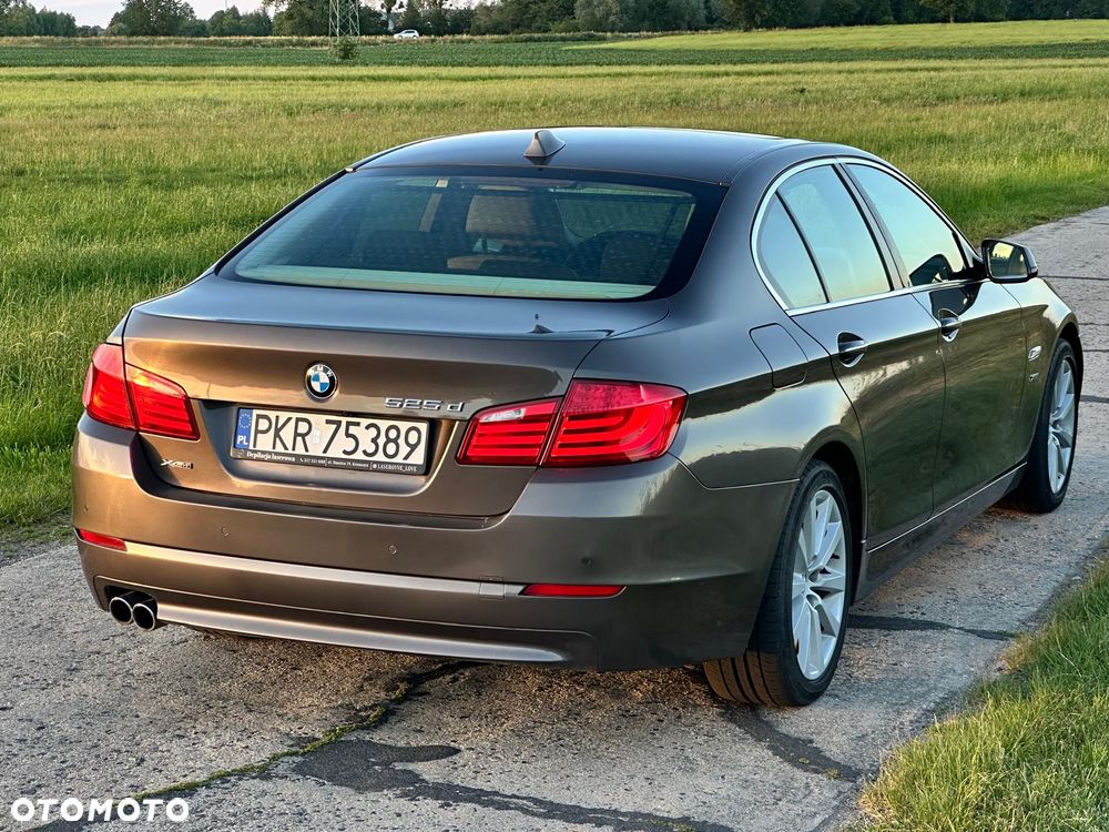 BMW Seria 5 525d xDrive - 5