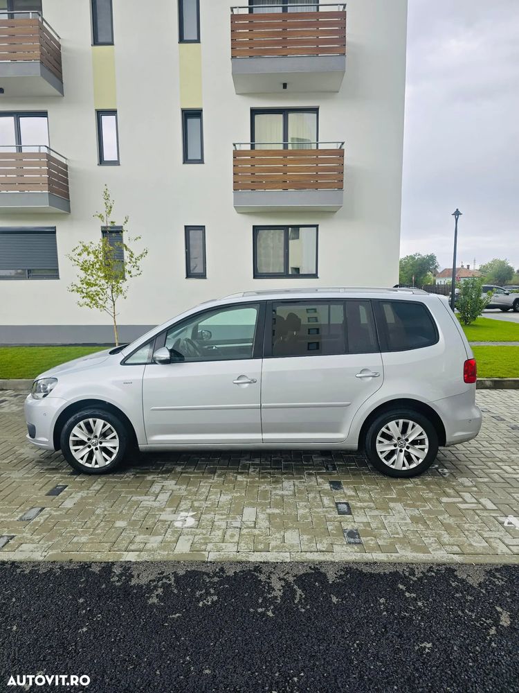 Volkswagen Touran - 4