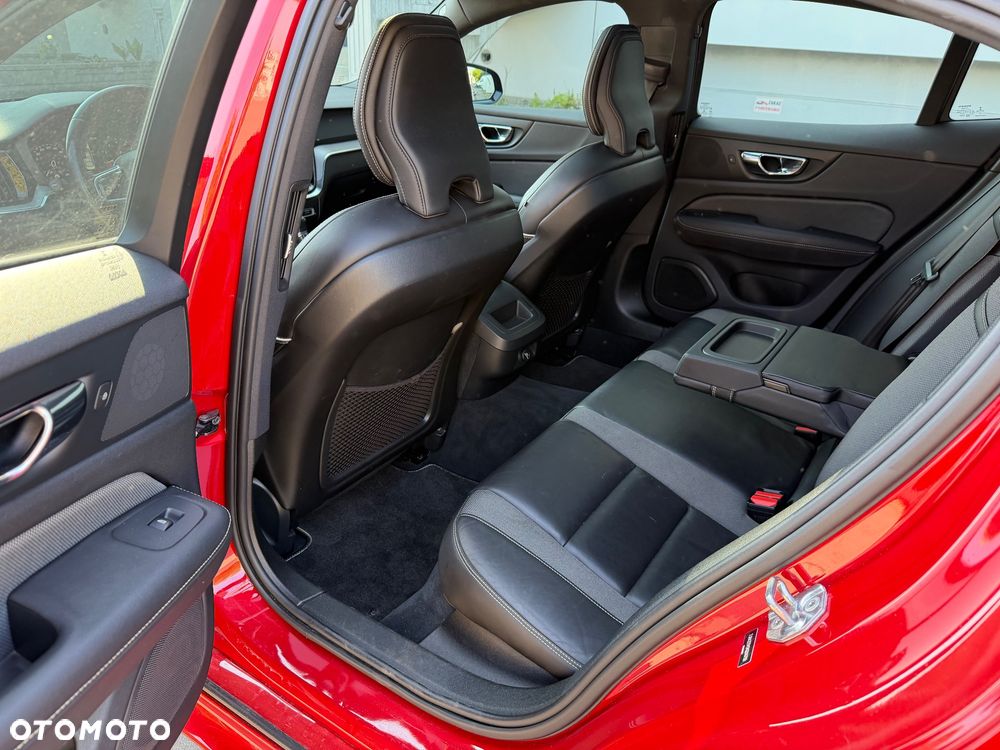 Volvo S60 T6 AWD Geartronic RDesign - 25