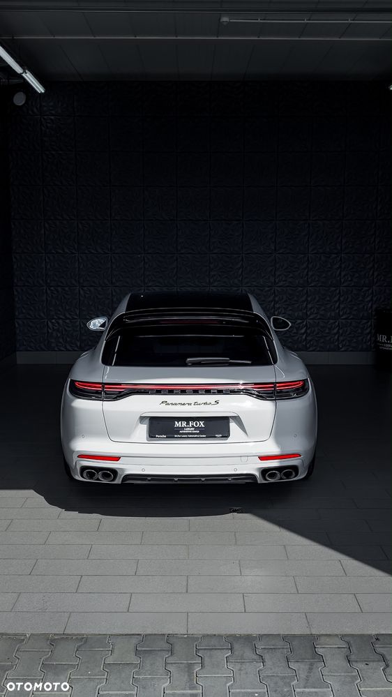 Porsche Panamera - 4