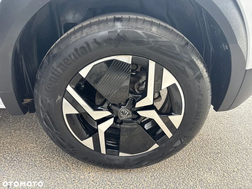 Peugeot 2008 PureTech 100 Allure S&S BVM6 - 11