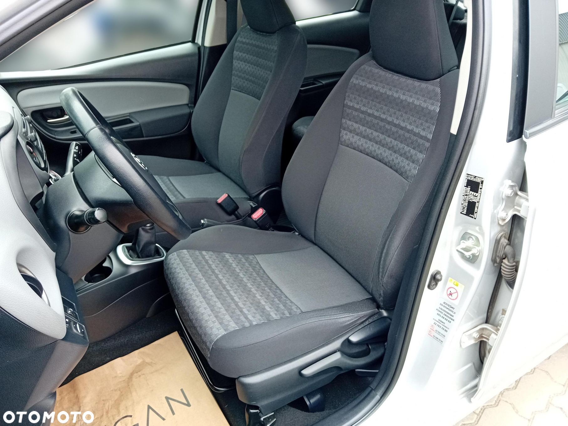 Toyota Yaris 1.0 Active EU6 - 12