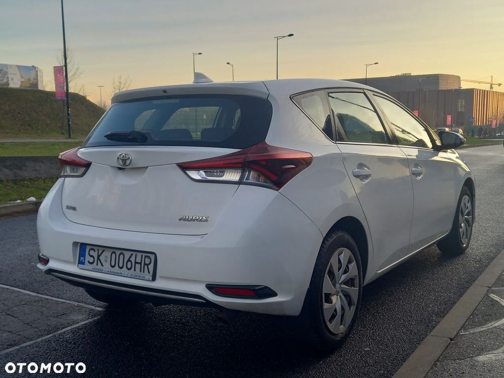 Toyota Auris 1.6 Premium Comfort - 4