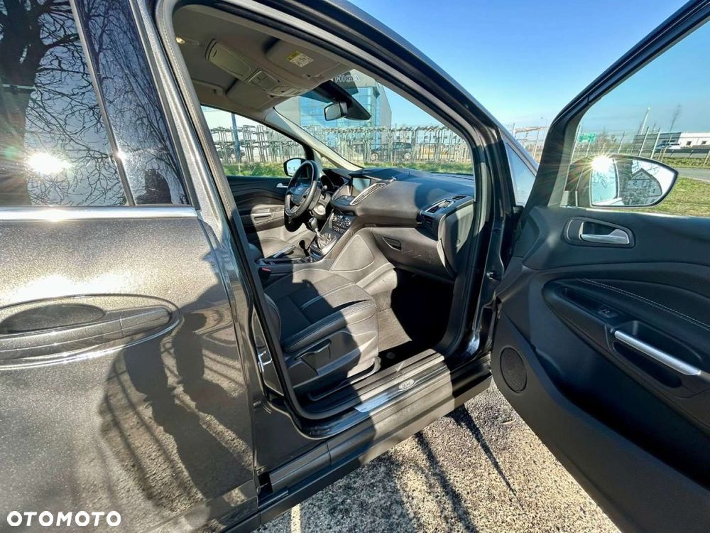 Ford Grand C-MAX - 23