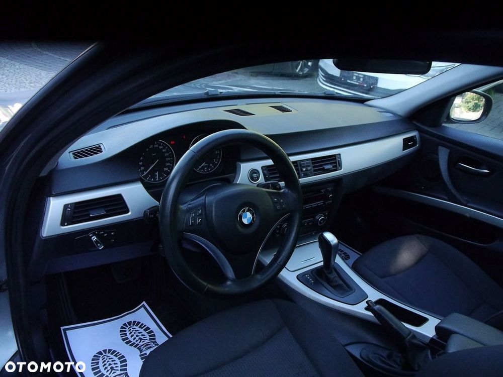 BMW Seria 3 318i Edition Sport - 25