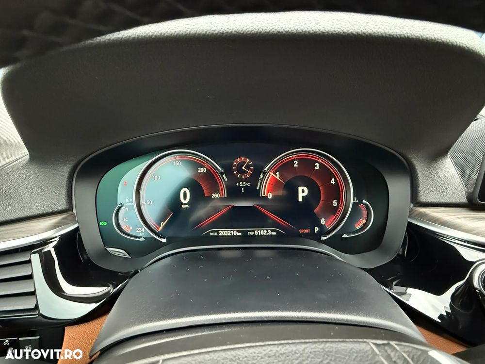 BMW Seria 5 520d Aut. Luxury Line - 28