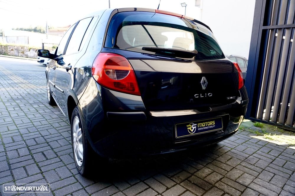 Renault Clio 1.2 16V Confort - 4