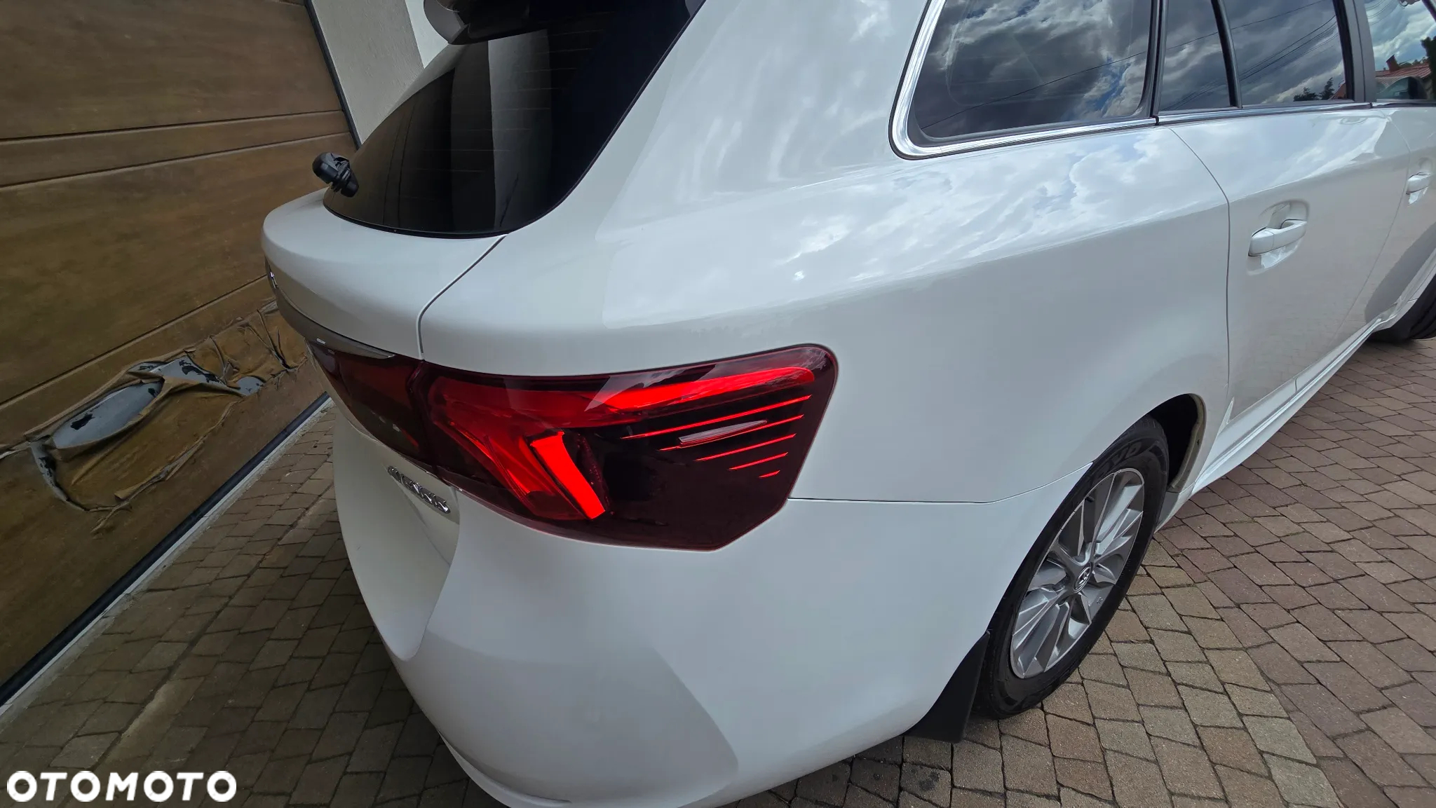 Toyota Avensis - 18