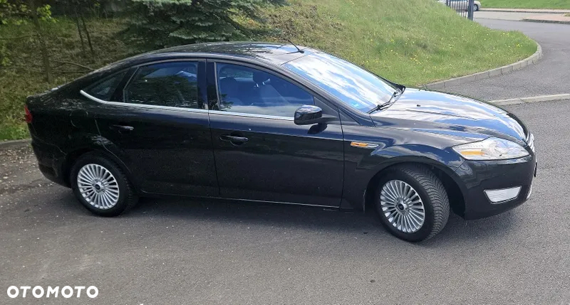 Ford Mondeo 2.0 Ghia - 8