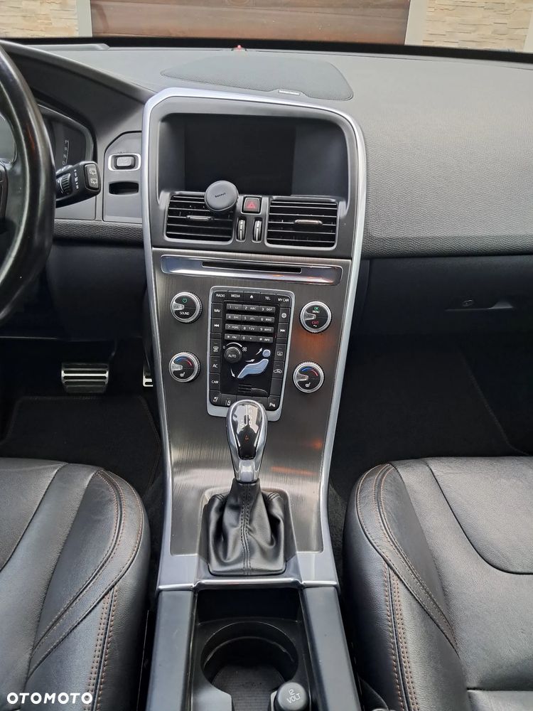 Volvo XC 60 T6 AWD R-Design Summum - 9