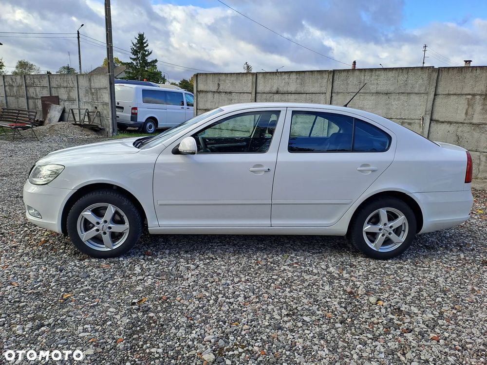 Skoda Octavia 1.6 Elegance - 1