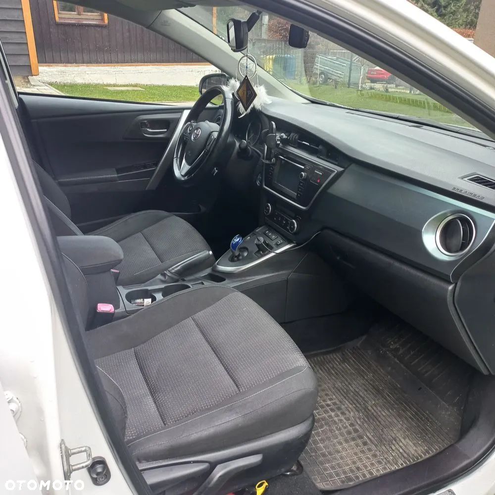 Toyota Auris - 11