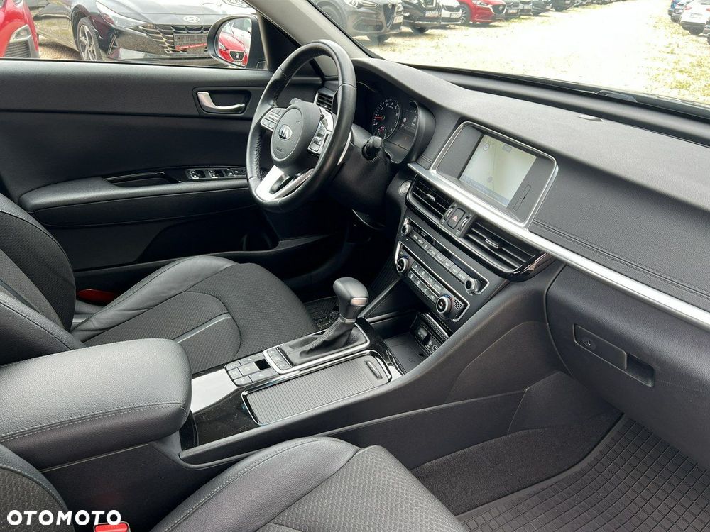 Kia Optima - 30