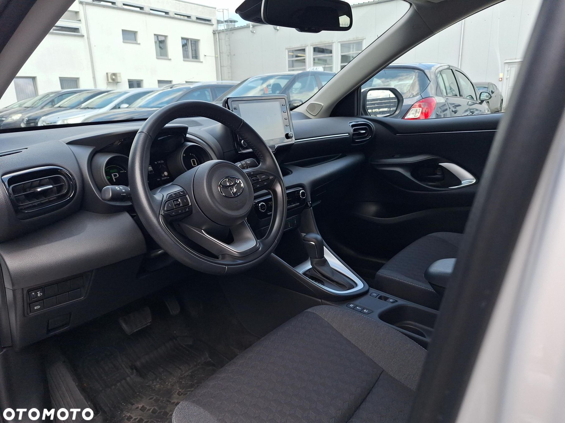 Toyota Yaris - 10