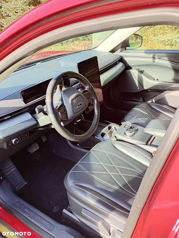 Ford Mustang Mach-E - 3