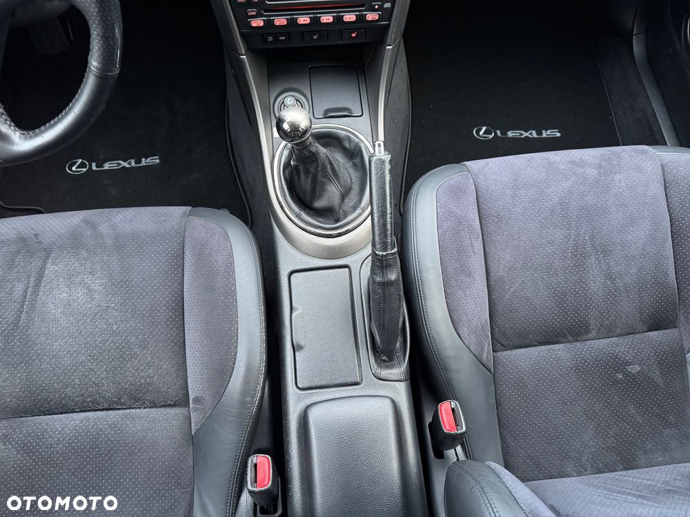 Lexus IS 200 Limited - 19