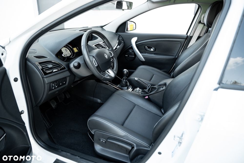 Renault Megane ENERGY TCe 115 Start & Stop Bose Edition - 16
