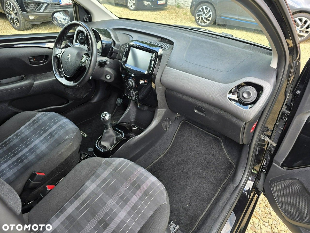 Peugeot 108 - 12